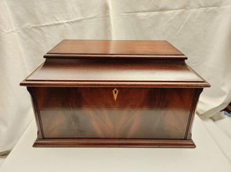 Vintage Antique Silver Chest Box Silverware Flatware Solid Wood Brass Mahogany Treasure Queen Anne 005