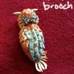 Vintage gold owl brooch