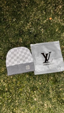 White and gray beanie