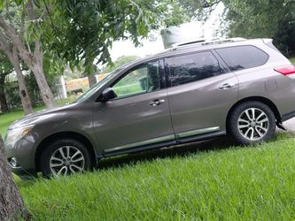 2013 Nissan pathfinder SL FWD