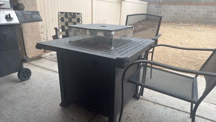 Outdoor propane fire pit