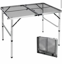 Folding grill table
