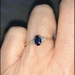 Sapphire, Diamond & 10K Gold Ladies Ring. Size 8