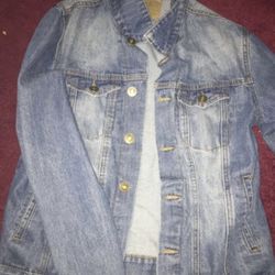 denim jacket (size m)