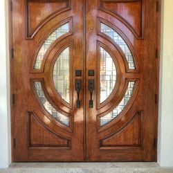 Barnizamos Puertas ..