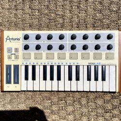Arturia MiniLab Universal Keybard