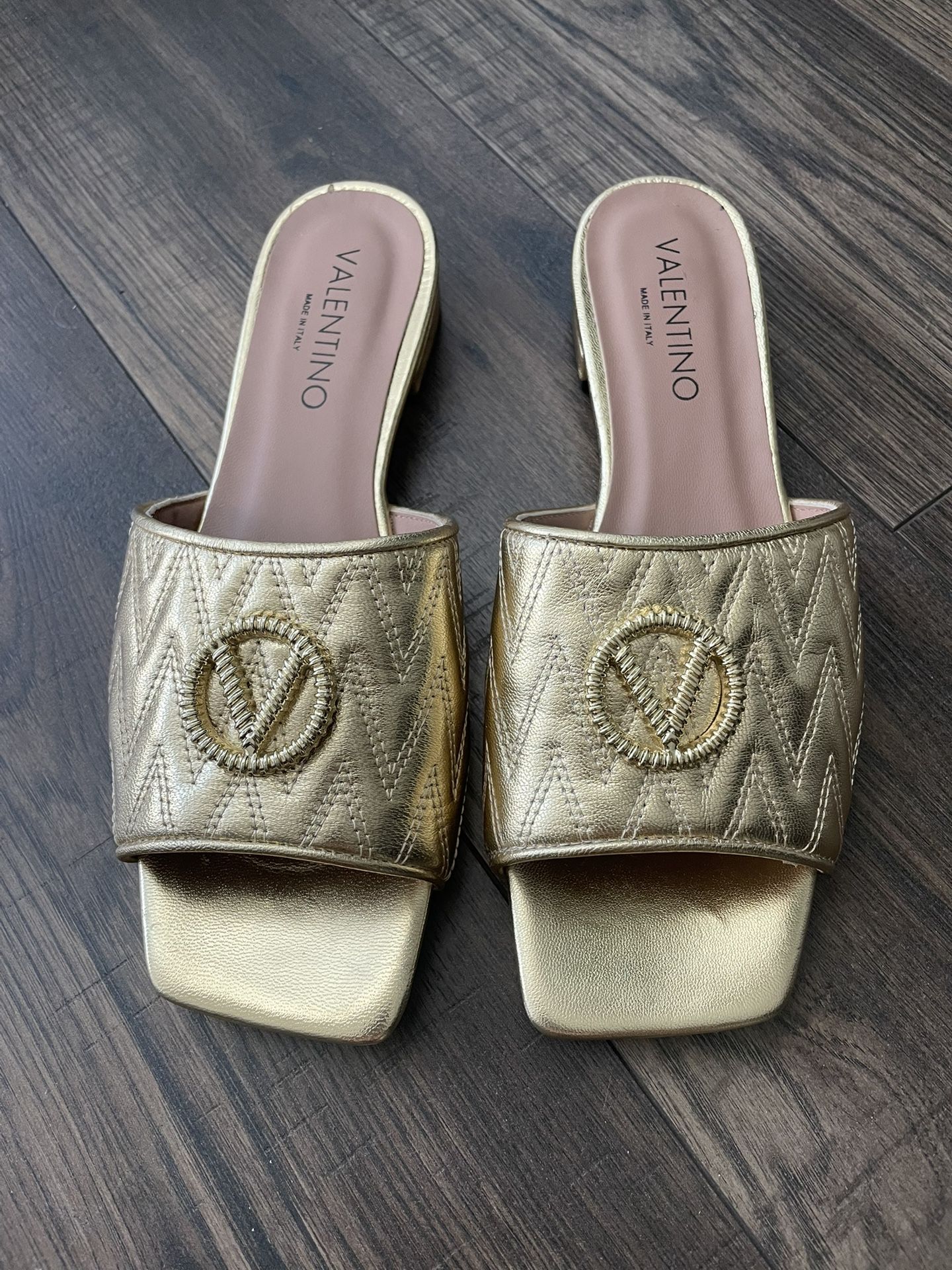 Valentino Slides, 10