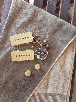 Jazzamaster Pickup set with harness and knobs Roswell WORKING