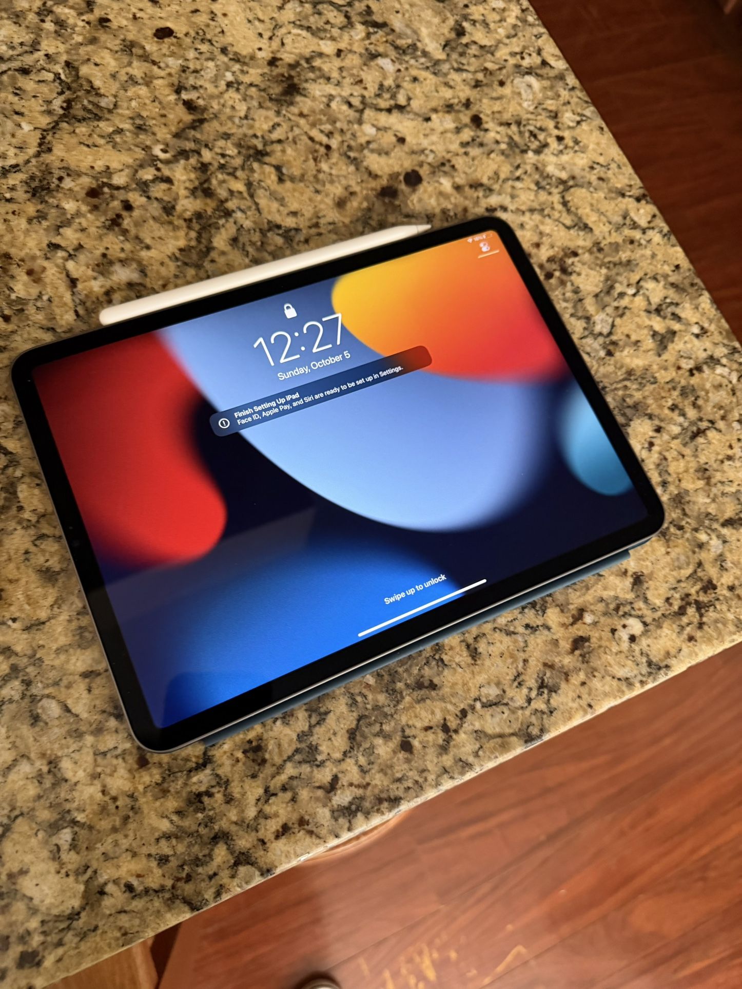 iPad Pro 11” (3rd Gen), Pen & Case