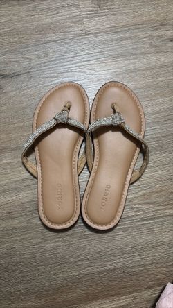 Torrid Rhinestone Thong Sandals – Women’s Size 7 Wide – Nude/Blush