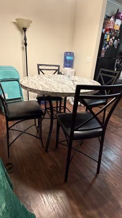 Dinning room table