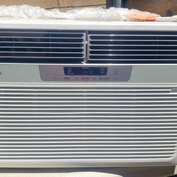 Frigidaire 12.000 230 Volt. New Out Of Box