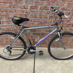 Mongoose Switchback 21 Speed Mountain Bike 26”