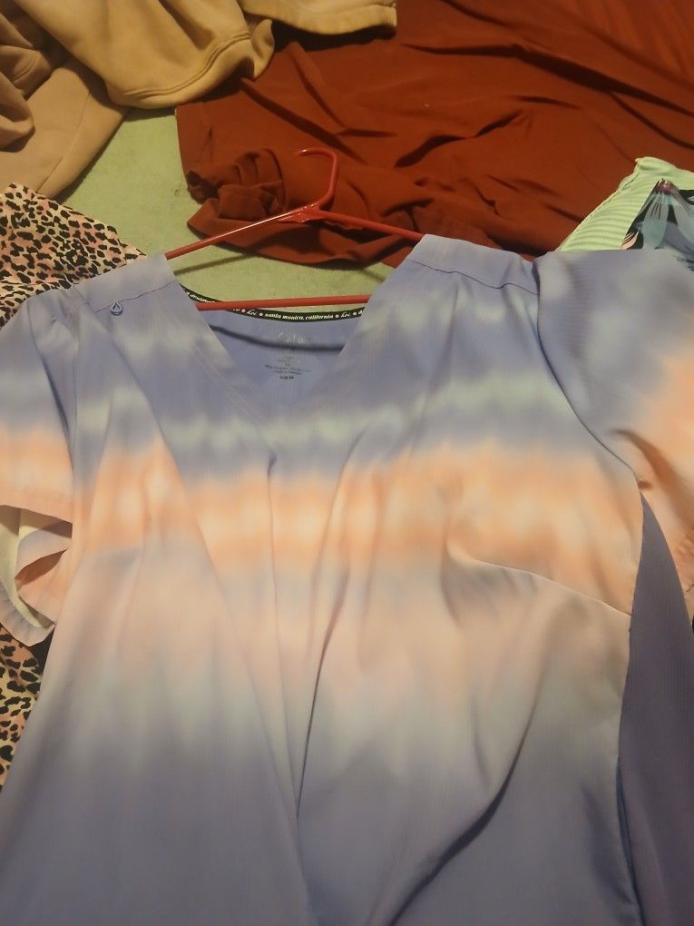 Woman's Scrub Tops