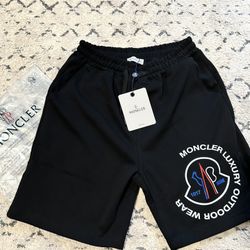 Moncler Shorts size large