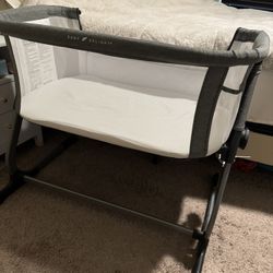 Baby Delight Bedside Bassinet