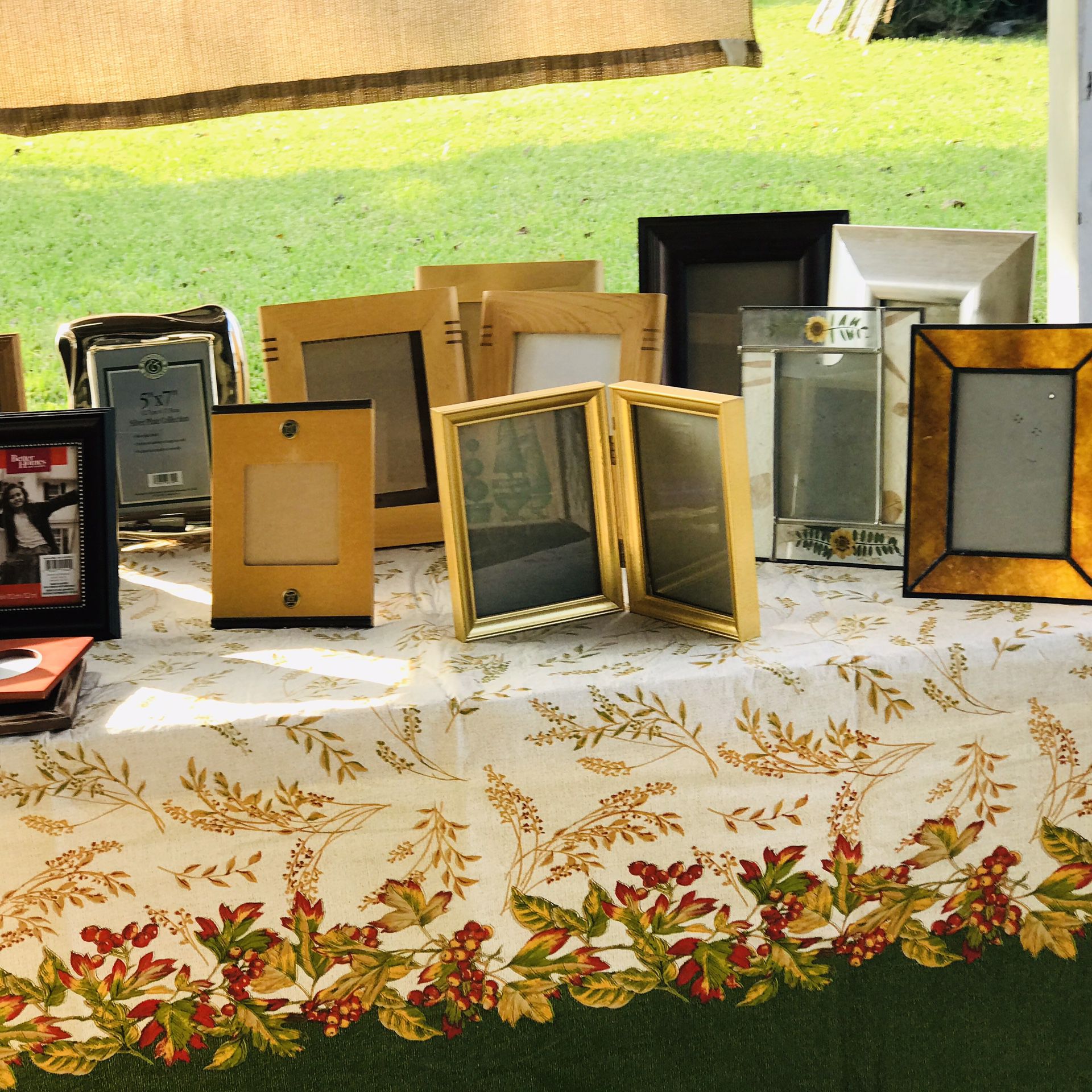New and used 5x7 and 4x6 frames$1-$5