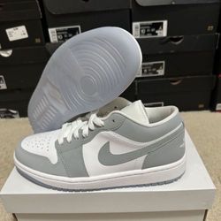 Nike Air Jordan 1 Mid SE Newsprint Red/White/Black DQ6078 100 Womens Size 8 Brand  New 