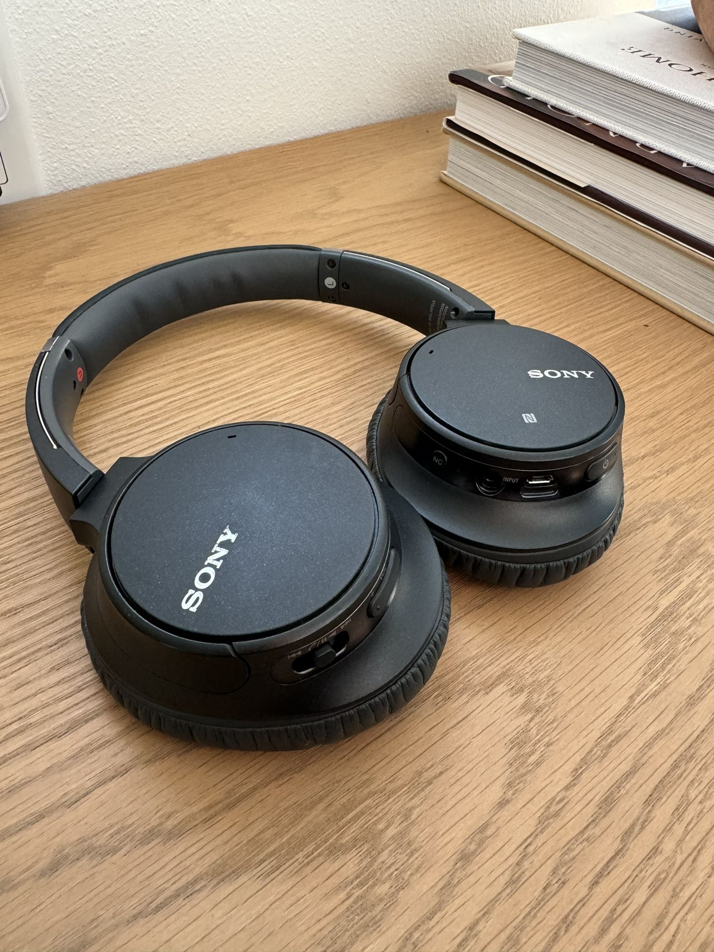 SONY WH-CH700N Wireless Noise Canceling Over-the-Ear Headphones - Black. Used in excellent condition.