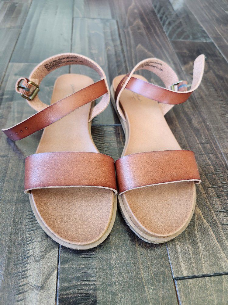 Brown Women's Girls Target Sandals Size 6.5