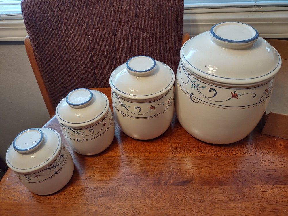 4 Piece Canister Set Good Condition No Chips Or Cracks