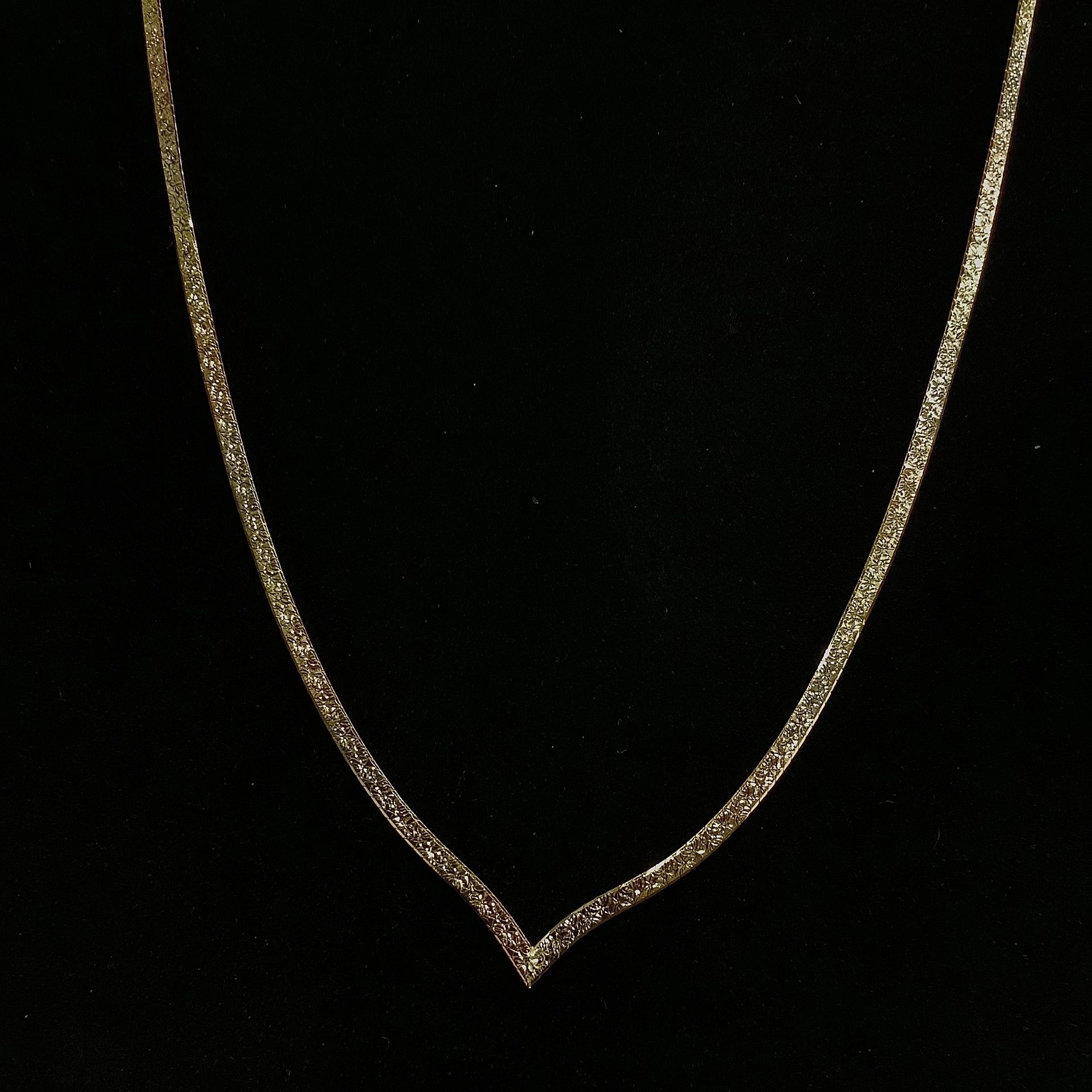 18K Tri-Color Gold Double Sided Herringbone V-Shaped Necklace 16”