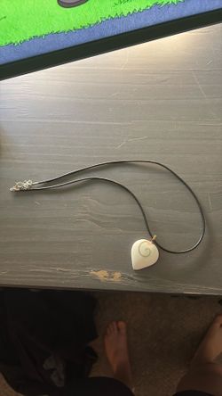 White pendant necklace