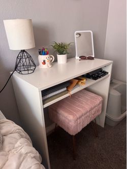 Target ‘Room Essentials’ white desk