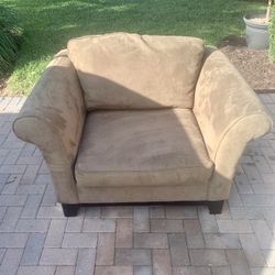 Havertys Chair & Half