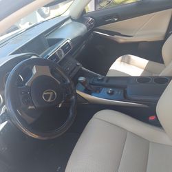 Lexus 2016:  IS 200t 