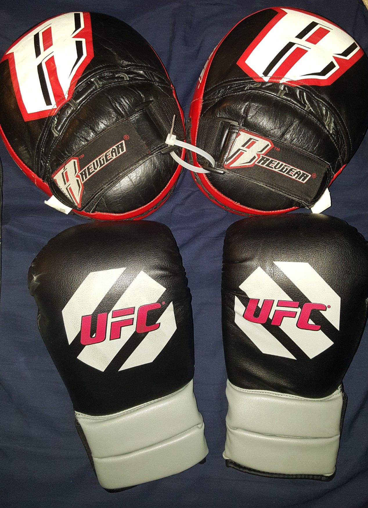 MMA Boxing Gloves & Pads Full Set