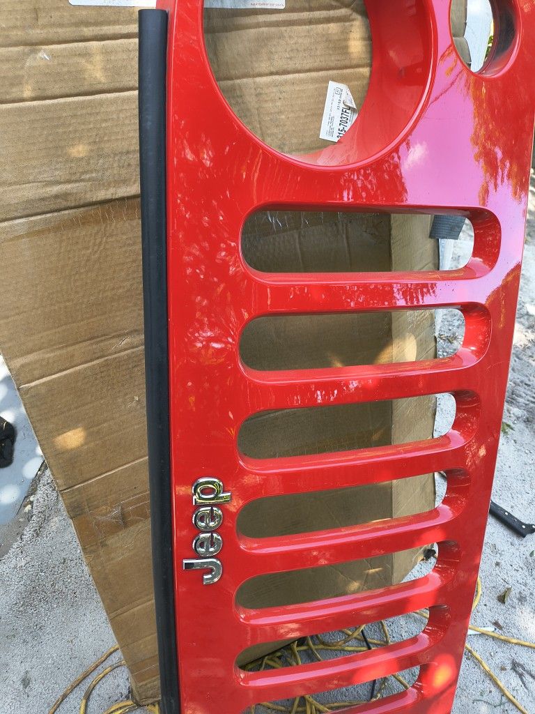 2015 Jeep Wrangler Front Grill For Only $ 300 And 4 New Tires