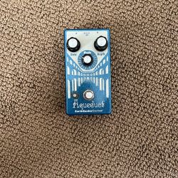 Earthquaker Aqueduct (vibrato)