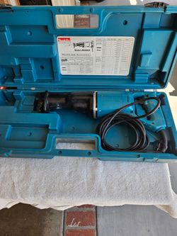 Makita reciprocating saw