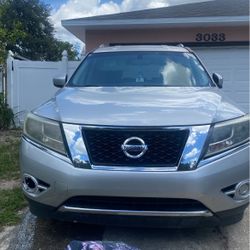 NISSAN PATHFINDER SV