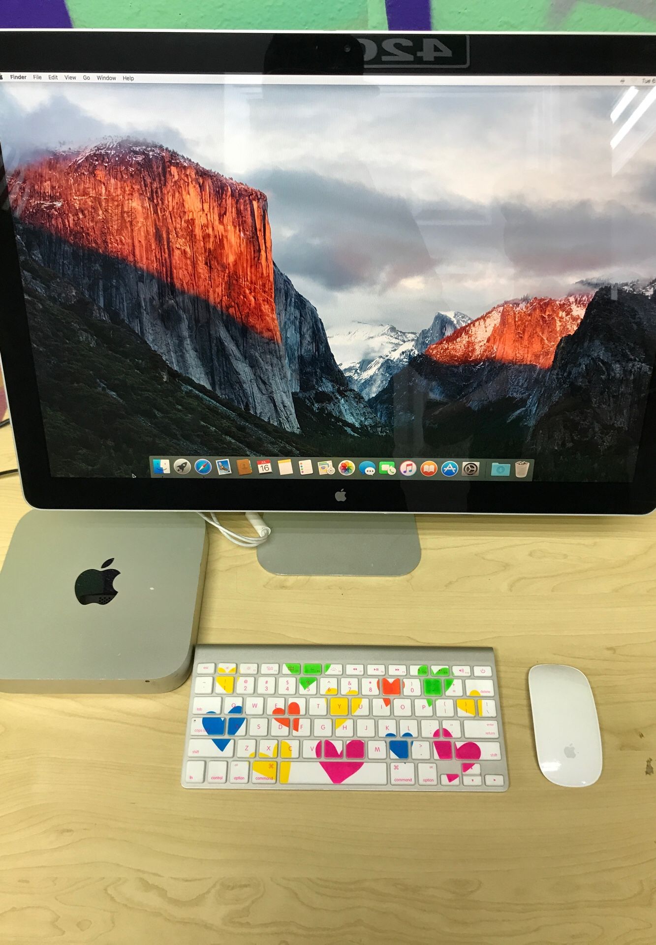 Apple Mac mini late 2014 with 24” Apple monitor