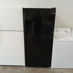 18 Cubic Foot Black Whirlpool Refrigerator Free Delivery Vancouver Area 30 Day Warranty