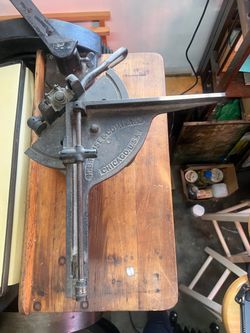 Miter cutter for letterpress lead rule