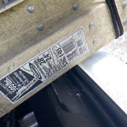 28ft Extension Ladder Rated 300lb