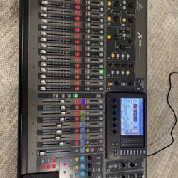 Behringer X-32