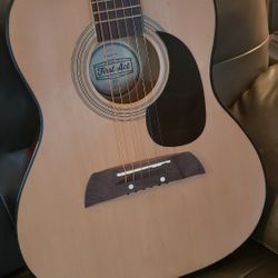  ACOUSTIC GUITAR - BEAUTIFUL SOUND!