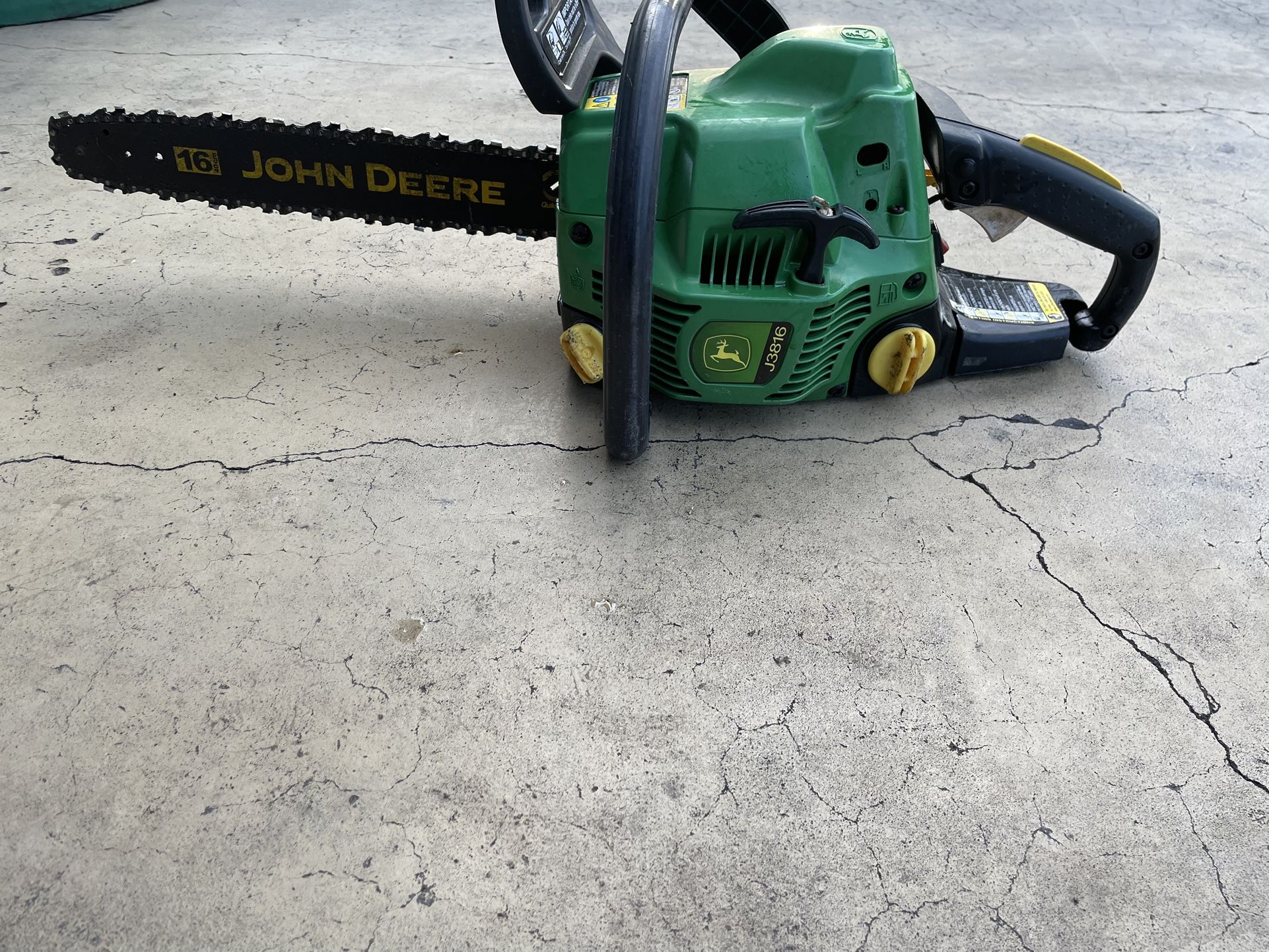 John Deere J3816 Chainsaw