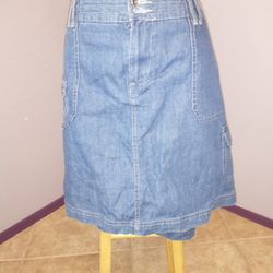 Sonoma life + style jean skirt with built in shorts size 14
100% cotton

