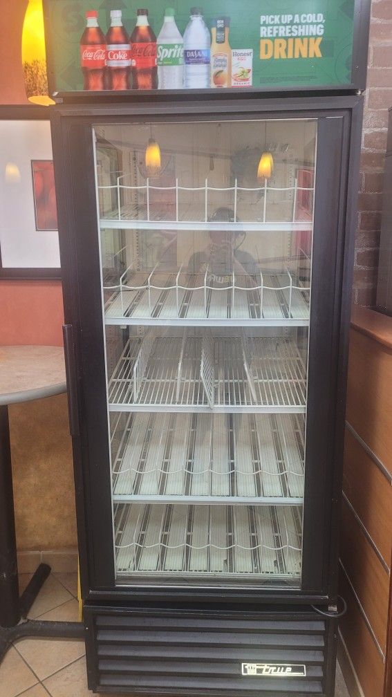 Bottle drink refrigerator