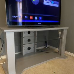 40 INCH SONY TV AND TV STAND 