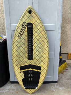 RUSH Skimboard
