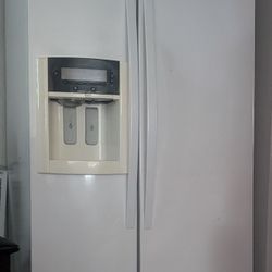 Refrigerator For Sale 