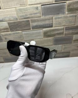 Symbol Sunnies