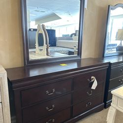 Brown Dresser With Mirror 