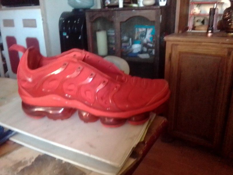 Nike Air VaporMax Plus (Triple Red) Men's  8.5